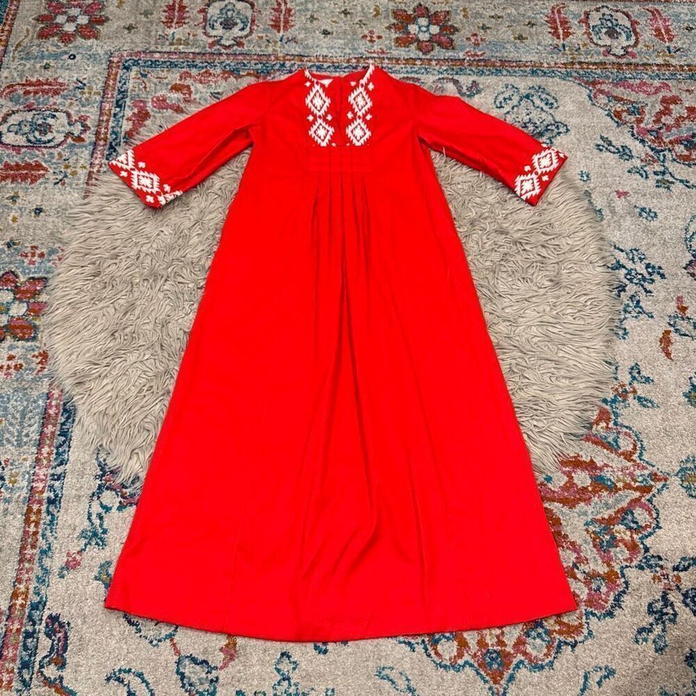 Vintage 1970s The Great Entertainers Red Embroidered Maxi Dress – Small